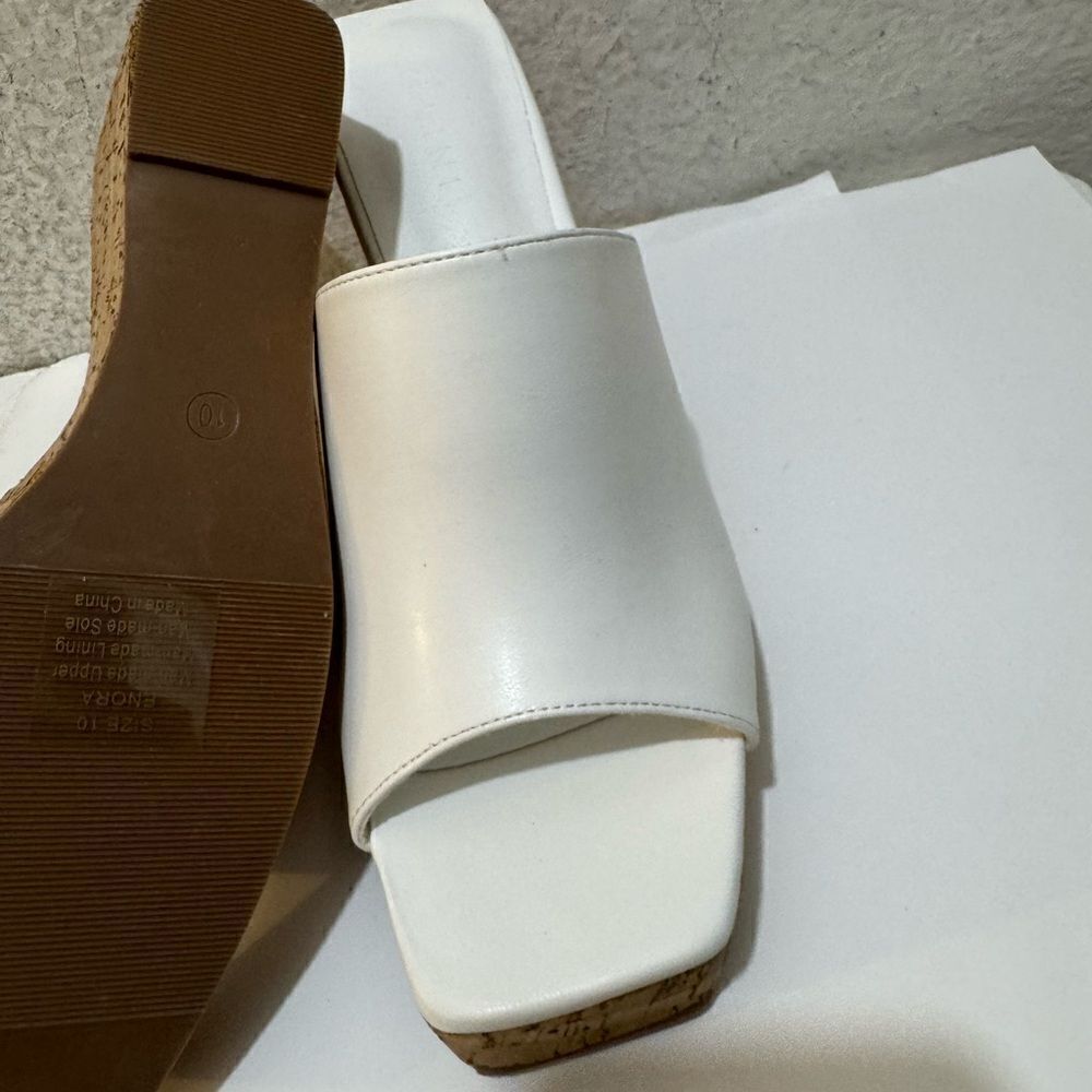 NEW BILLINI white wedge sandals - Picture 9 of 9